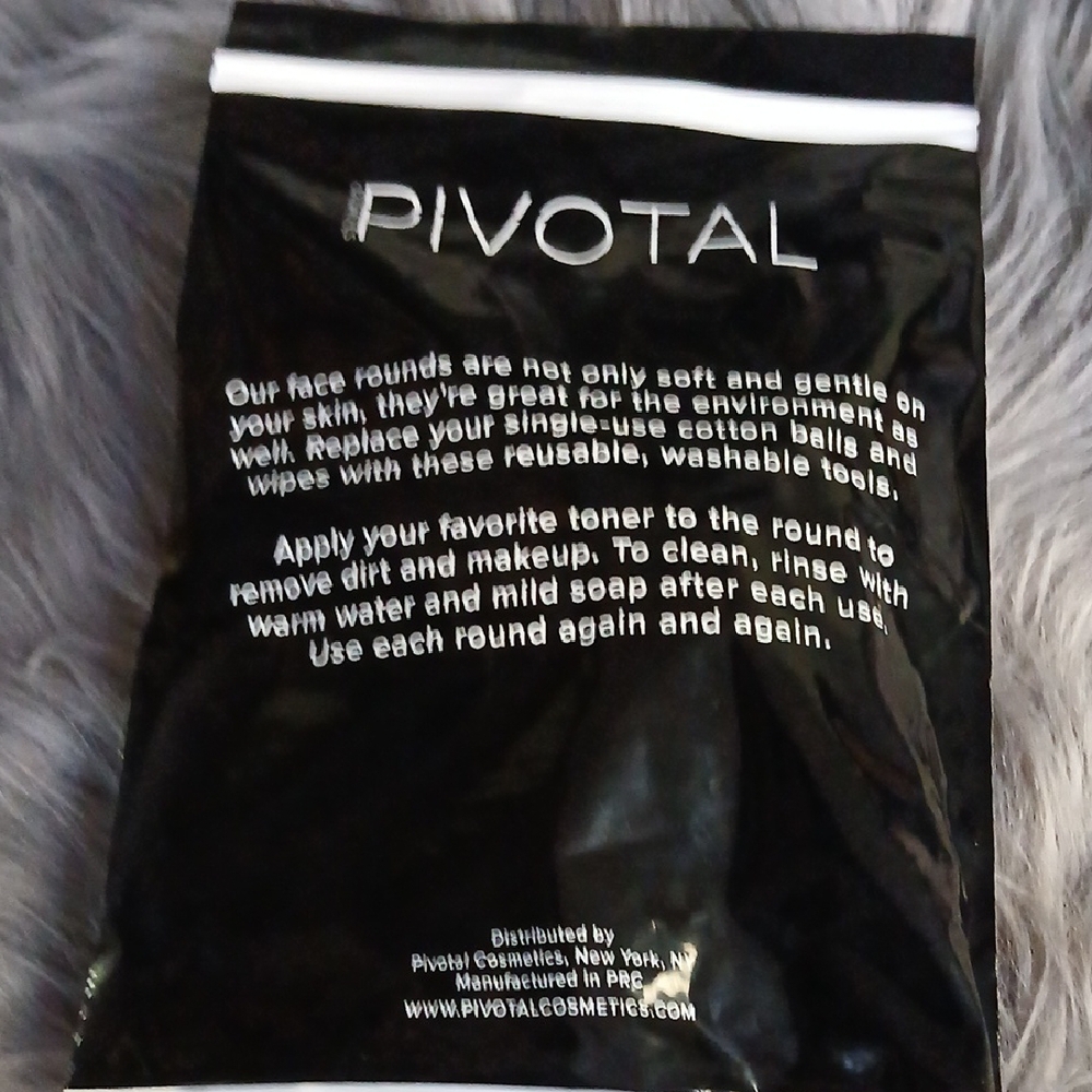 Pivotal Reusable Face Rounds - Picture 2 of 2